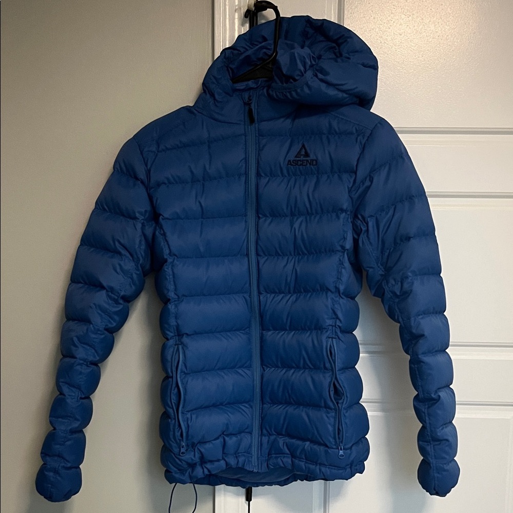 Ascend hooded down jacket